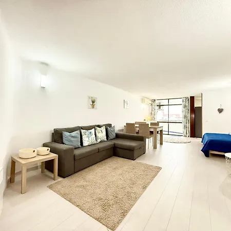 Apartment Out - T1 Oura *