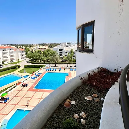 Out - T1 Oura Apartman