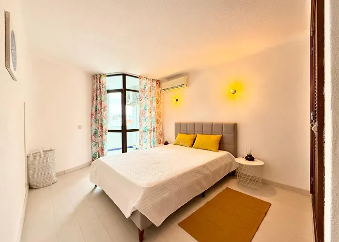 Apartment Out - T1 Oura *