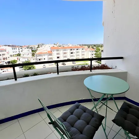 Out - T1 Oura Appartement