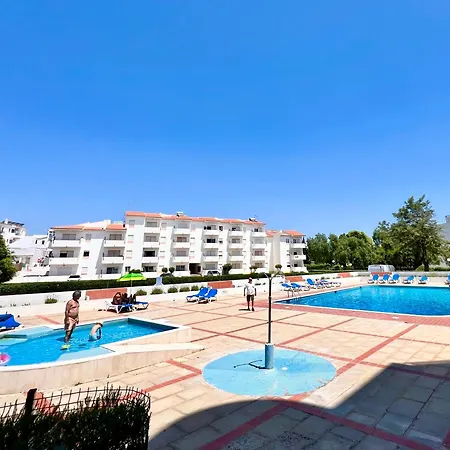 Out - T1 Oura Appartement