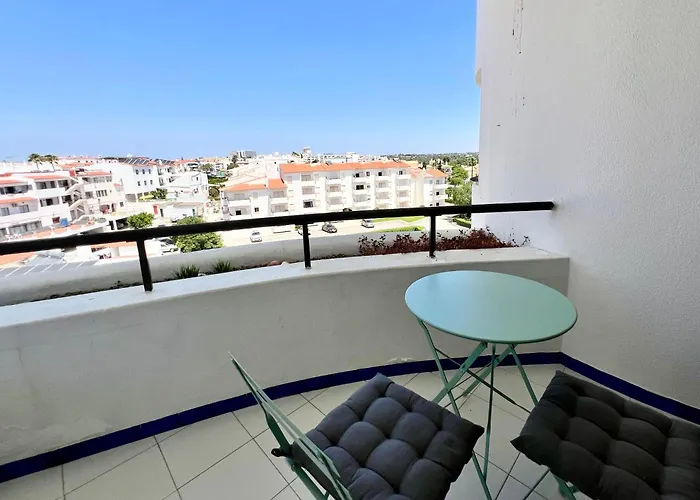 Out - T1 Oura Appartement
